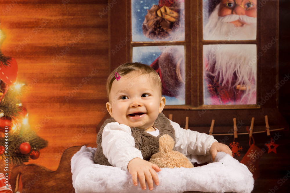 Fototapeta premium fillette souriante, noël