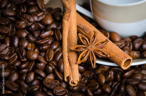 kaffee mit weihnachtsgewürzen