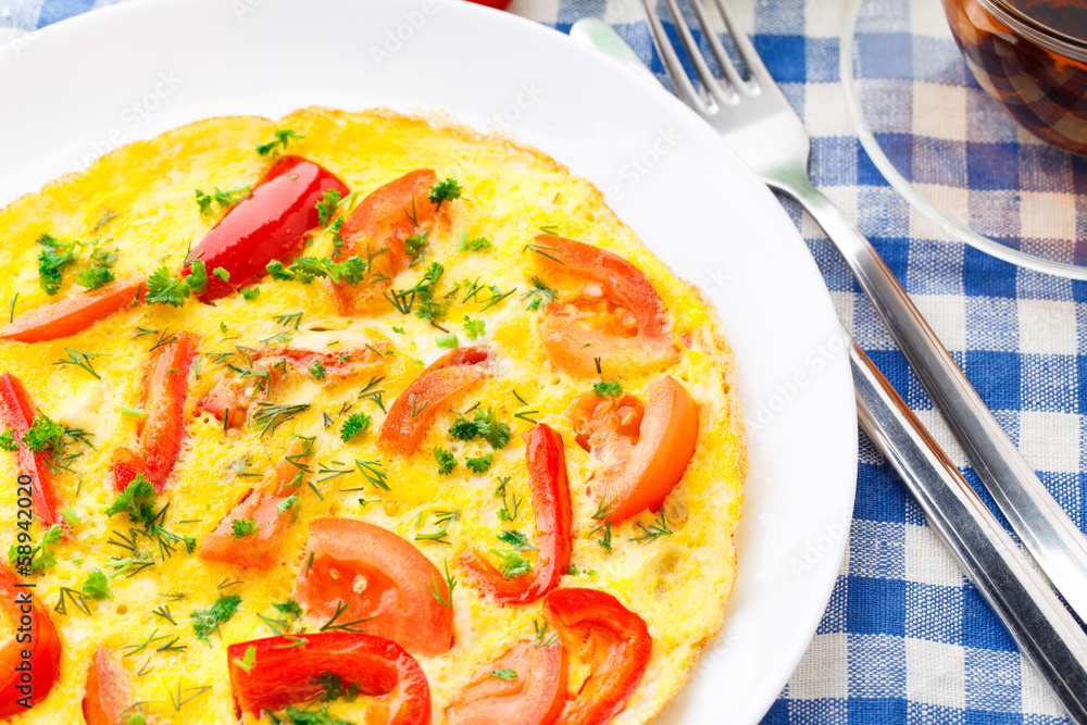 Omelet with paprika, tomato and herbs Omelet with paprika, tomato and herbs
