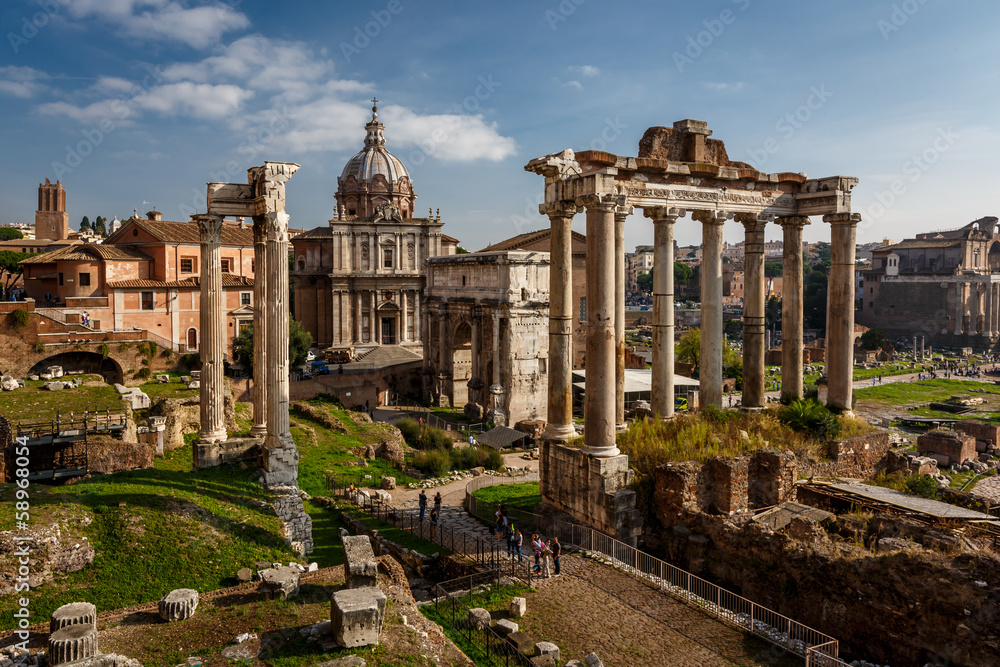 Naklejka premium Forum Romanum (Foro Romano) i ruiny łuku Septymiusza Sewera an