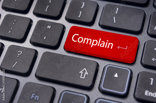 Fotografie complain concepts, with message on keyboard
