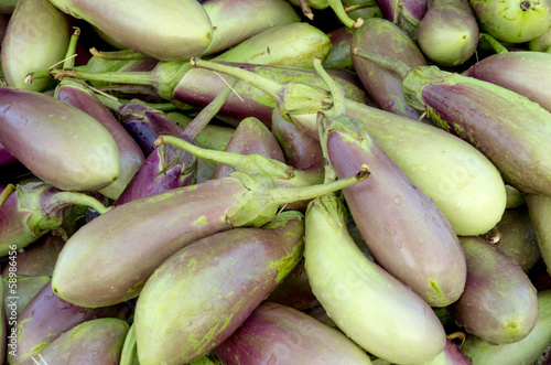 グアムデデドの朝市のナス