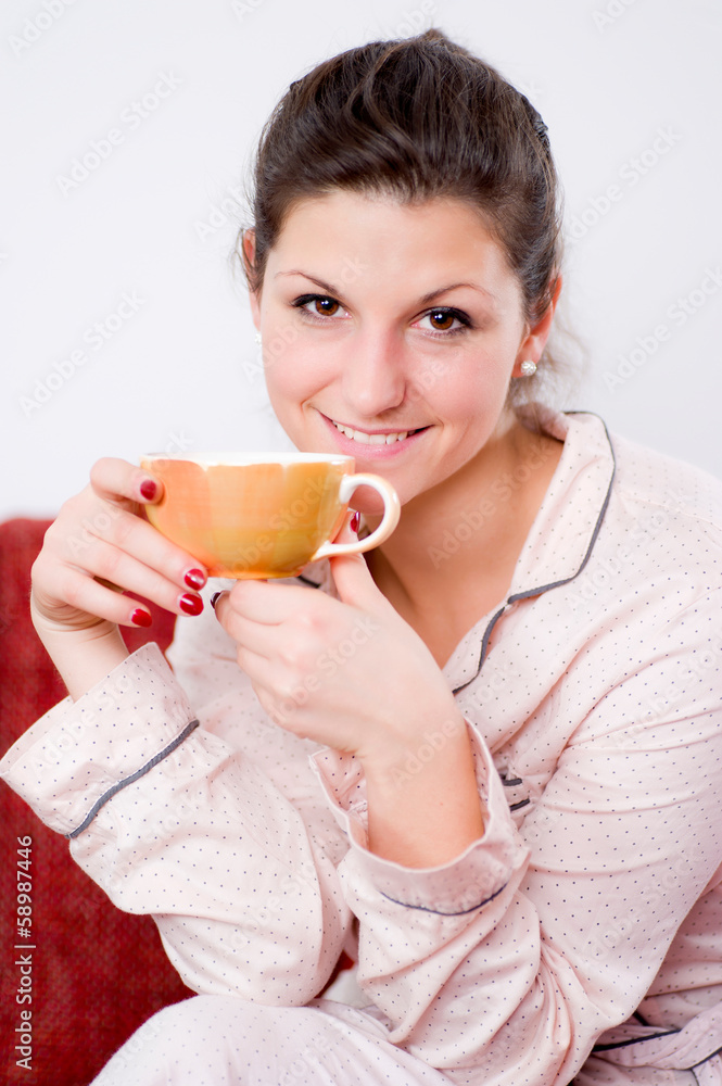 Eine Tasse Tee nach dem Aufstehen Eine Tasse Tee nach dem Aufstehen