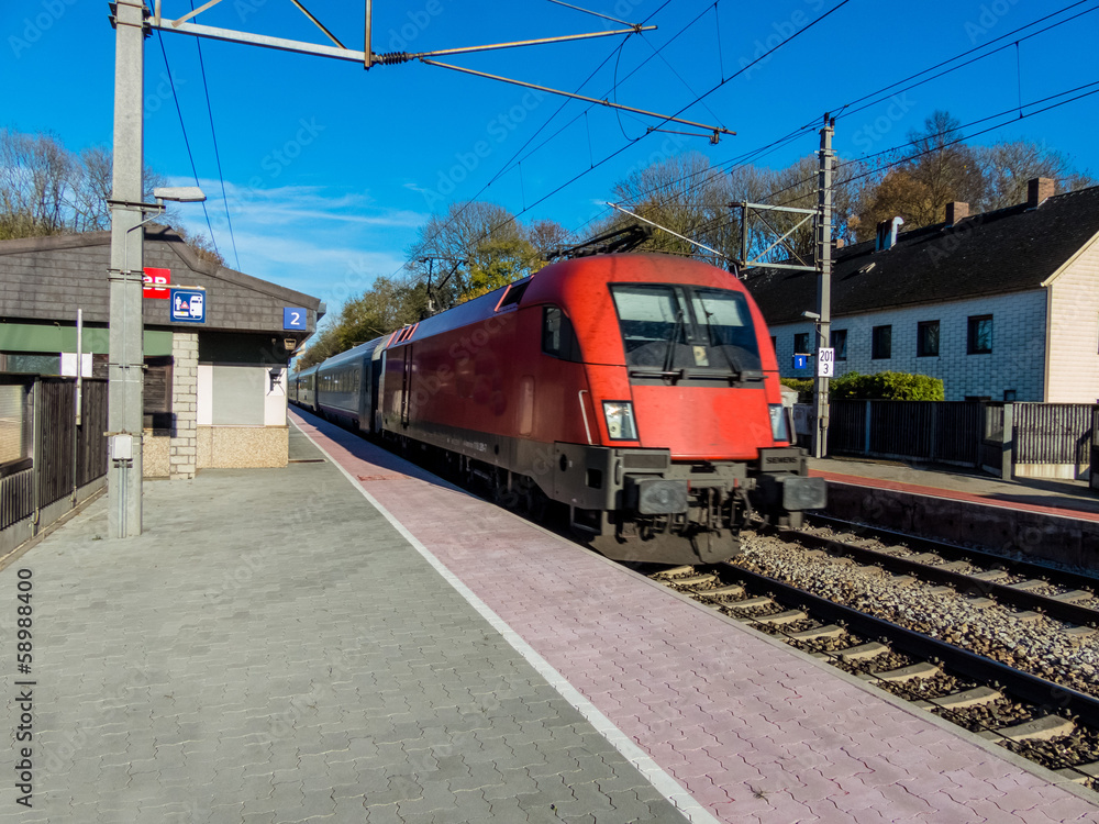 Kleiner Bahnhof in Österreich