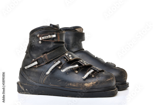 anciennes chaussures de ski