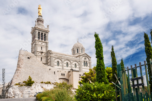 Eglise-Notre-Dame-de-la-Garde photo