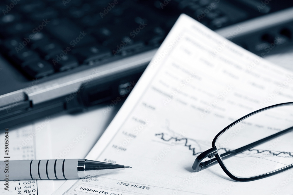 Financial graphs and charts analysis Financial graphs and charts analysis