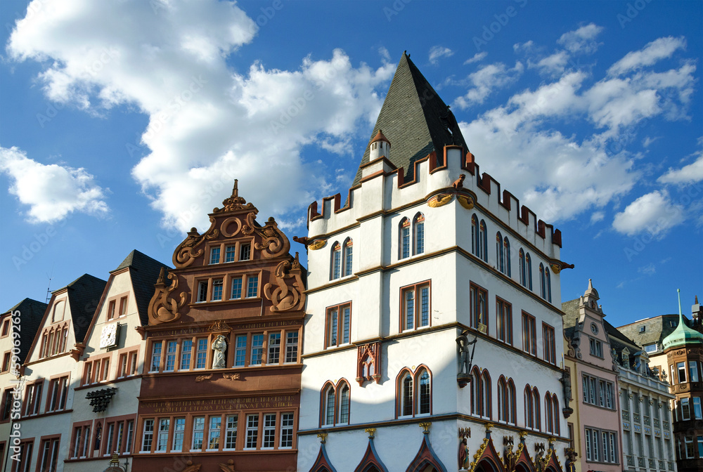 Trier - Steipe und Rotes Haus am Hauptmarkt