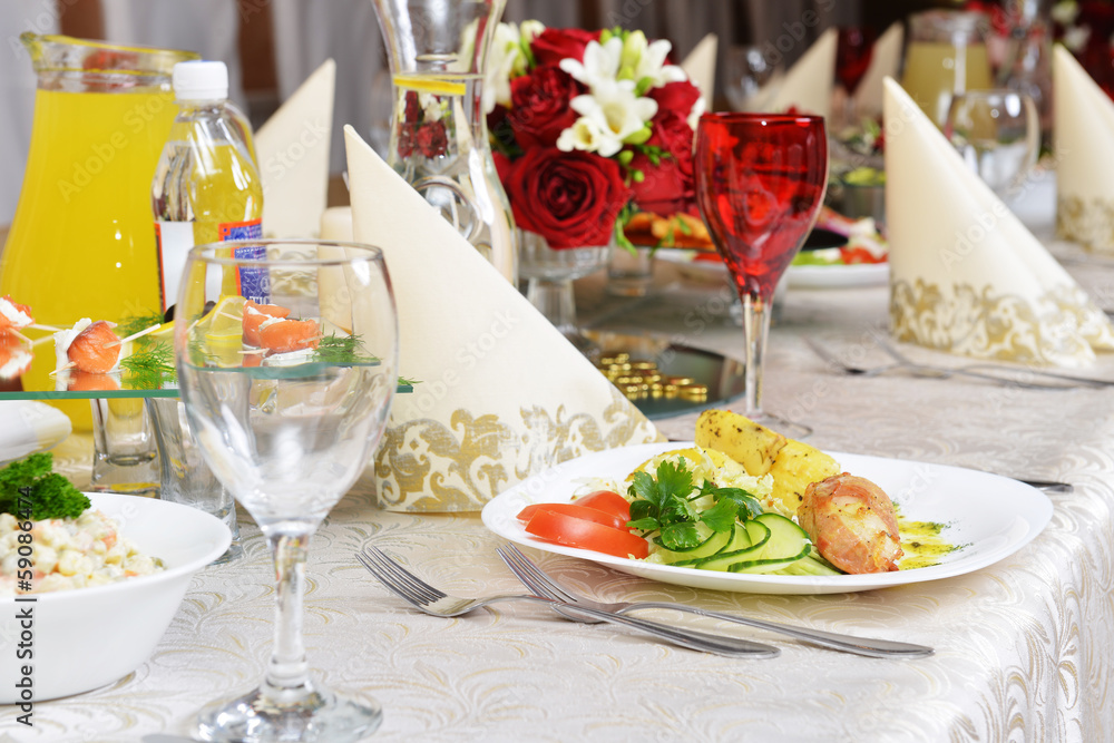 Fototapeta premium fillet with potato on table