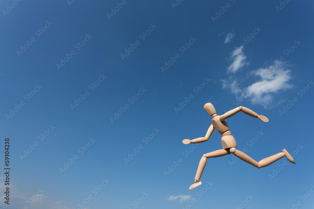 大空を走る人形