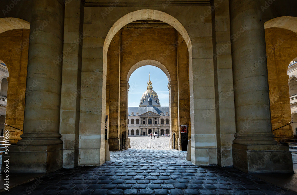 Obraz premium Les Invalides War History Museum in Paris, France
