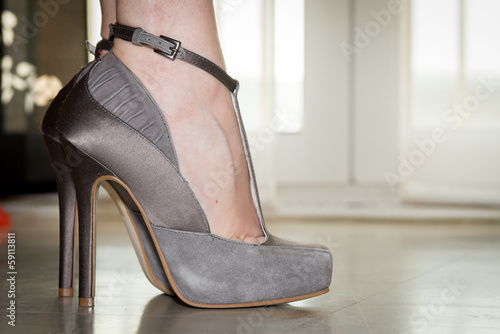 Chaussures à talons taupe
