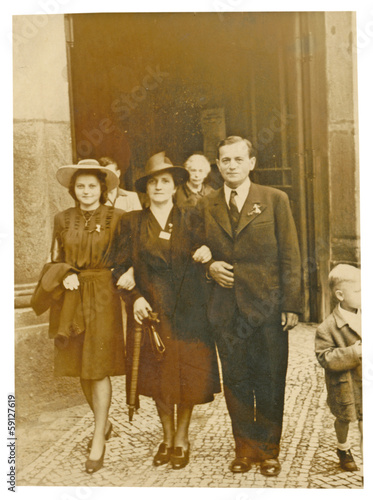 Plakat CIRCA 1945 - walk through the city,