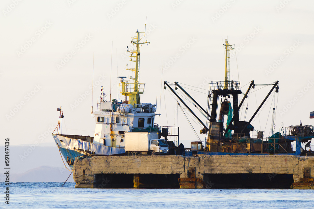 Fototapeta premium The ship at the mooring