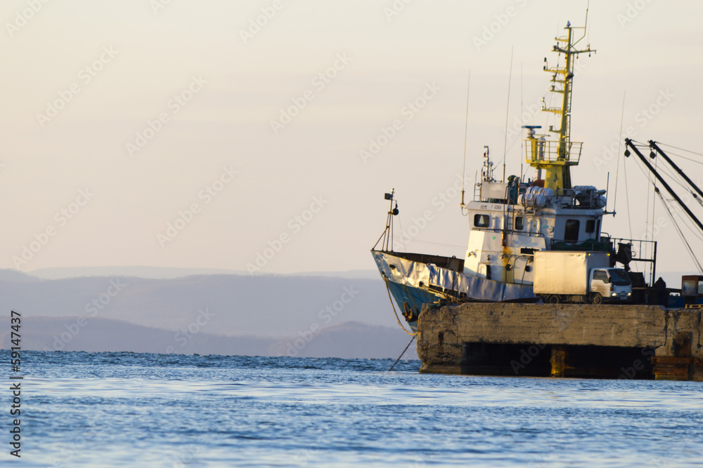 Fototapeta premium The ship at the mooring