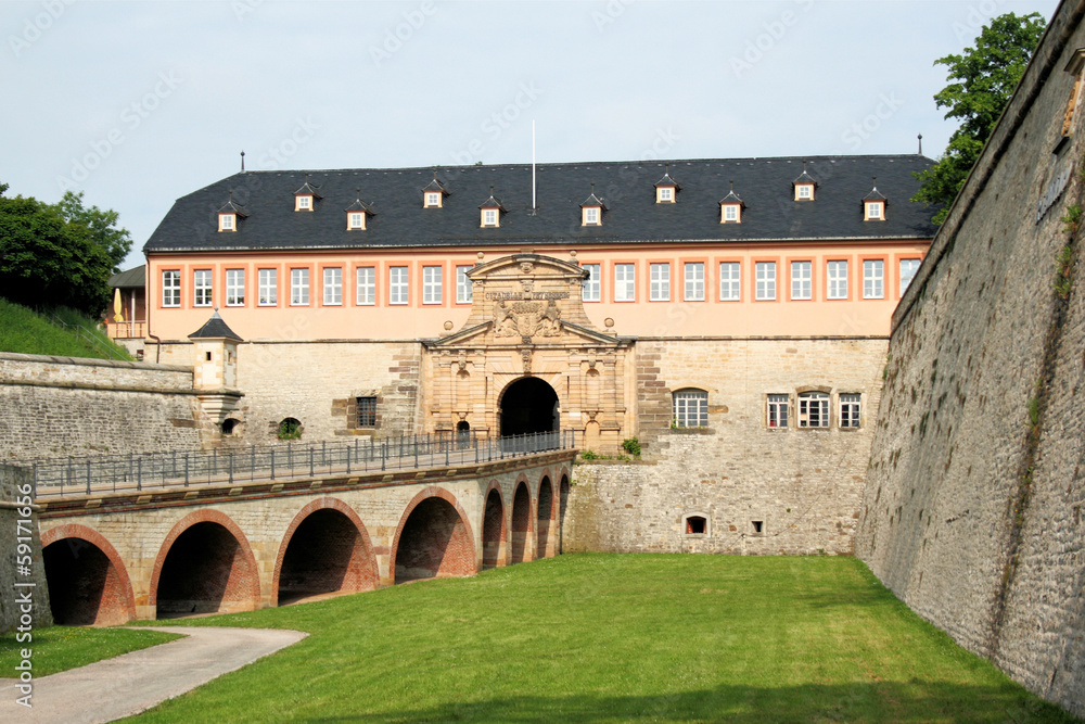 Fototapeta premium Zitadelle Petersberg Erfurt - Peterstor mit Kommandantenhaus