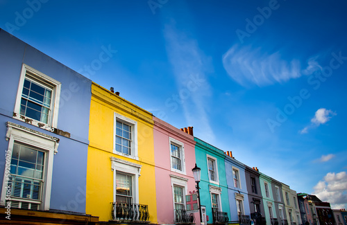 Obraz na płótnie portobello road houses w salonie