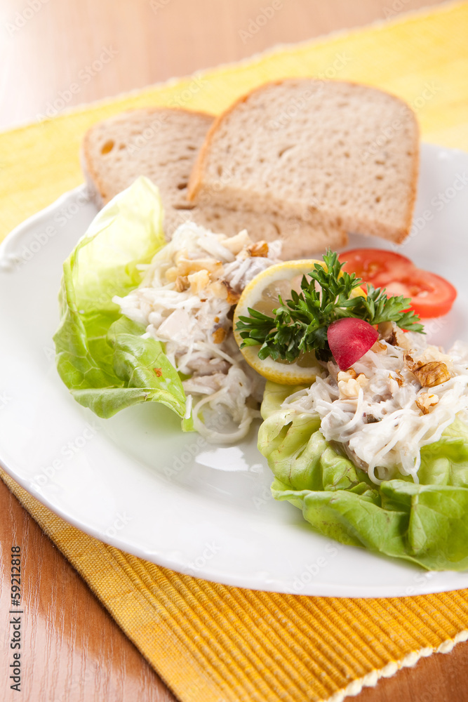 Grilled chicken with celery with cream and walnuts Grilled chicken with celery with cream and walnuts