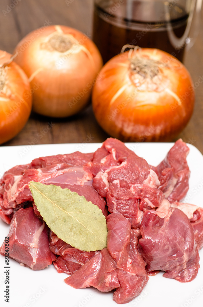 Gulasch vom HIrsch mit Lorbeerblat Gulasch vom HIrsch mit Lorbeerblat