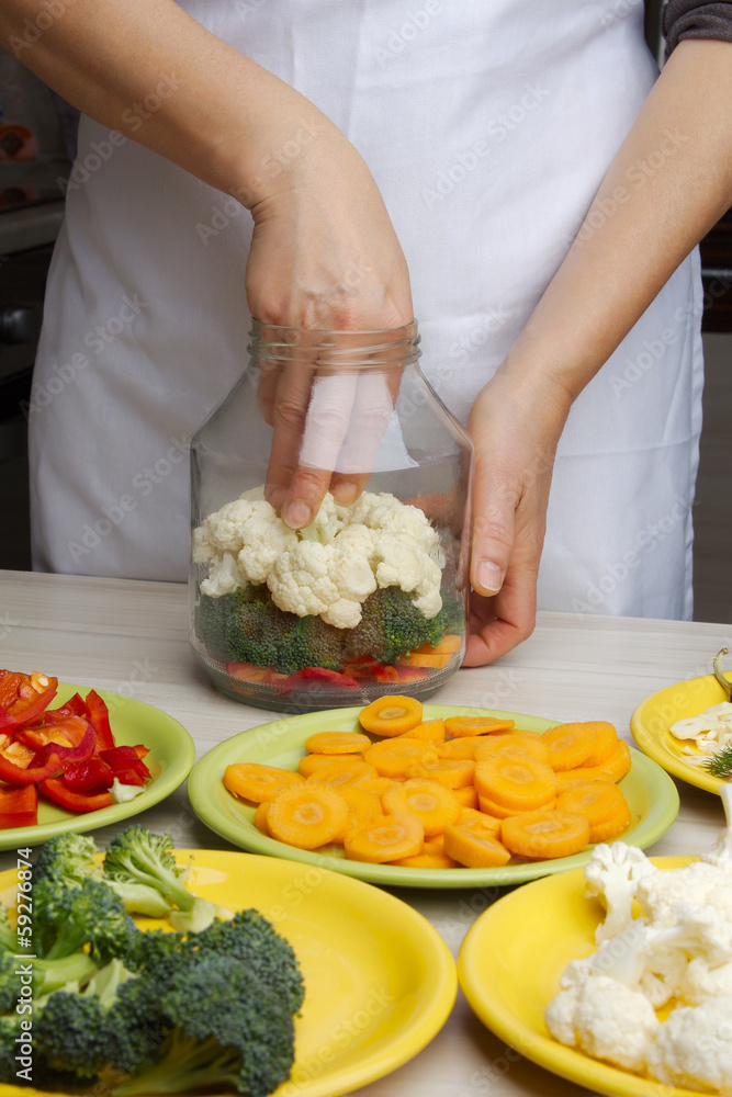 Pickling cauliflower with beetroot. Home in the kitchen Pickling cauliflower with beetroot. Home in the kitchen