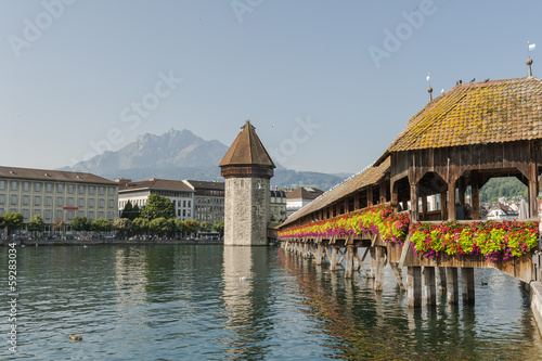 Luzern, historische Altstadt, Kapellbrücke, Reuss, Schweiz