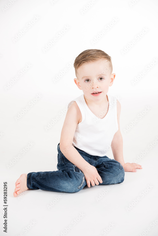 Lächelnder kleiner Junge Lächelnder kleiner Junge