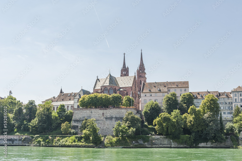 Fototapeta premium Basel, historische Altstadt am Rhein, Münster, Schweiz