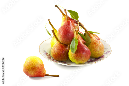 many fresh pears