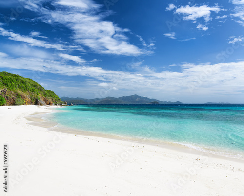 Fototapeta Naklejka Na Ścianę i Meble -  White sand beach. Malcapuya island, Philippines