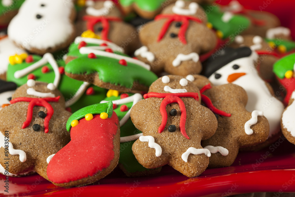 Traditional Iced Gingerbread Christmas Cookies Traditional Iced Gingerbread Christmas Cookies