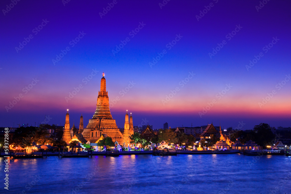 Wat Arun Ratchawararam Ratchawaramahawihan, Bangkok of Thailand