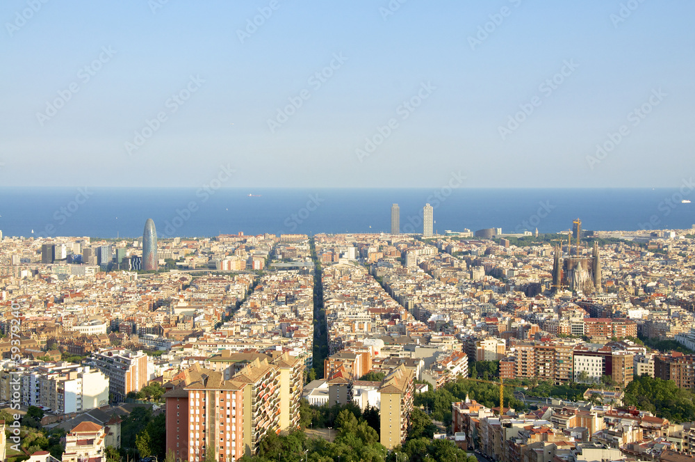 Häuser und Strassenschluchten in Barcelona