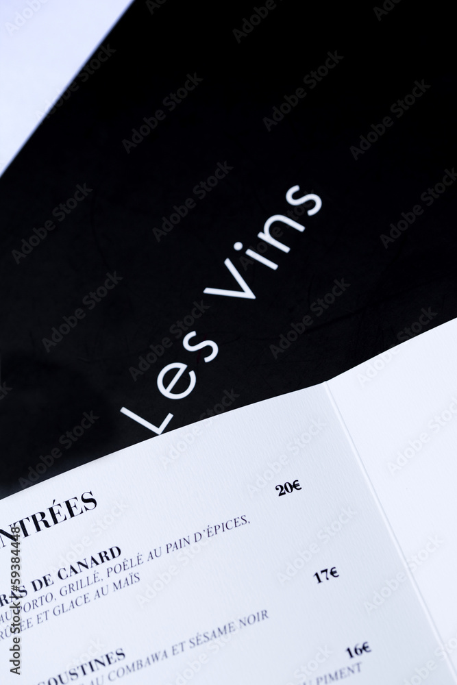 Menu et carte des vins dans un restaurant Stock Photo | Adobe Stock