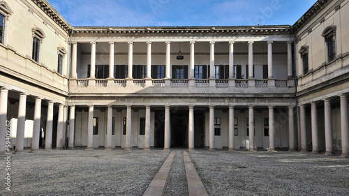 Milano - via Senato - cortile Archivio di Stato © franco ricci
