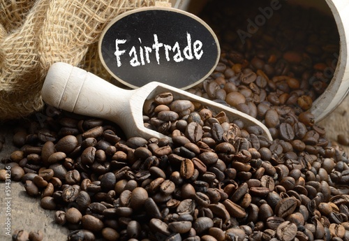 Fair gehandelte Arabica Kaffeebohnen mit Holzlot