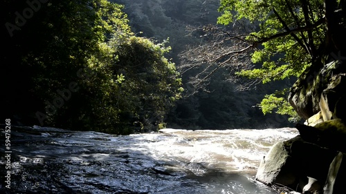 霧島川の千畳敷と崖