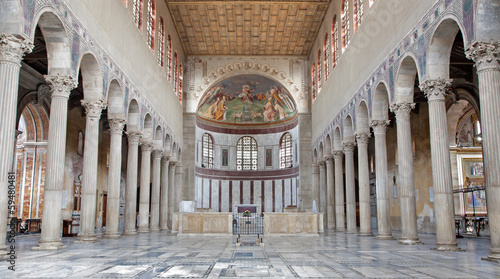 Foto Rome - interior of Santa Sabina church