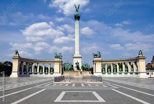 Heroes Square in Budapest © mino21