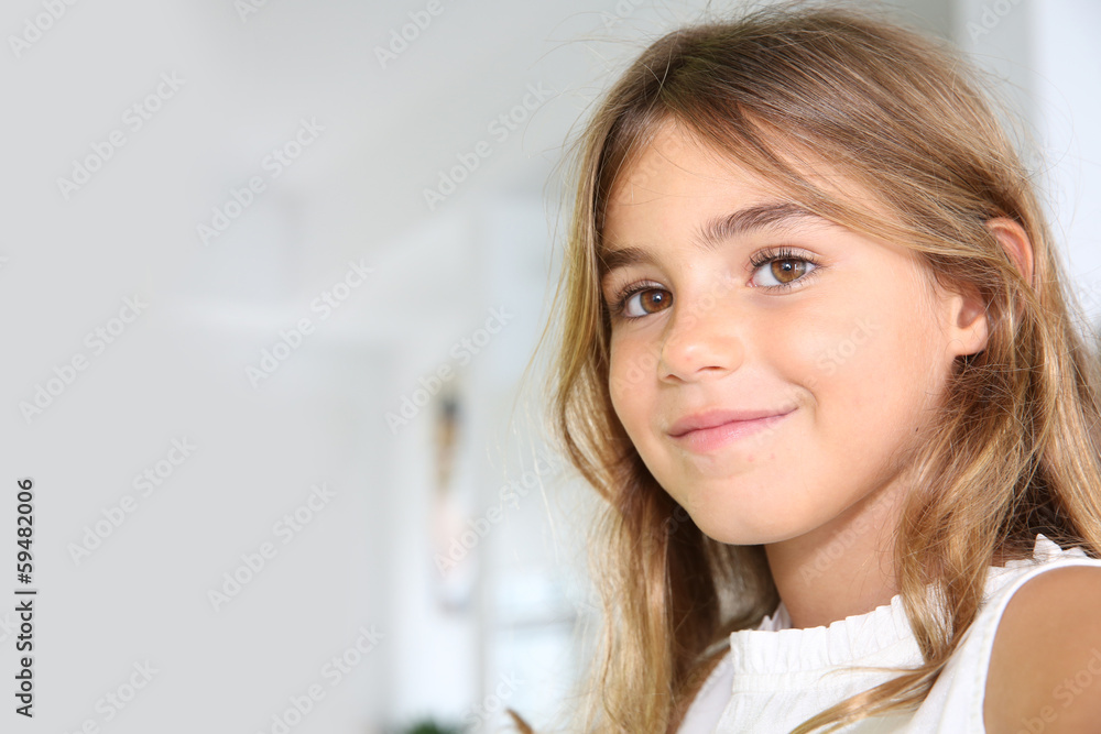 Obraz premium Portrait of cute 6-year-old girl