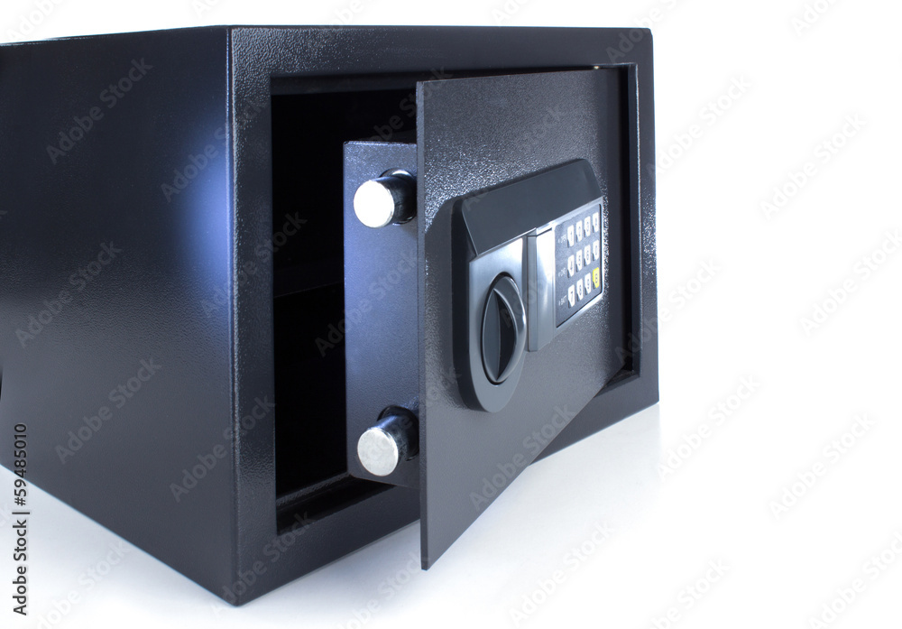 Obraz premium Tresor vor weißem Hintergrund
