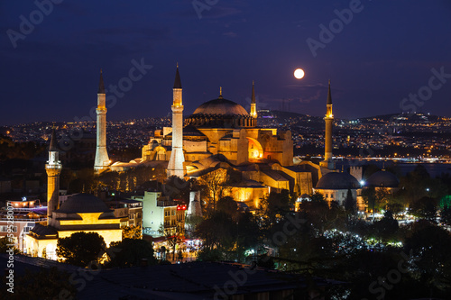 Moonrise at aya sofya in istanbul, turkey