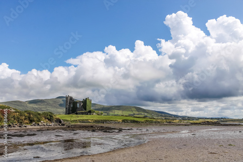 Ballycarbery Castle mit Wolken photo