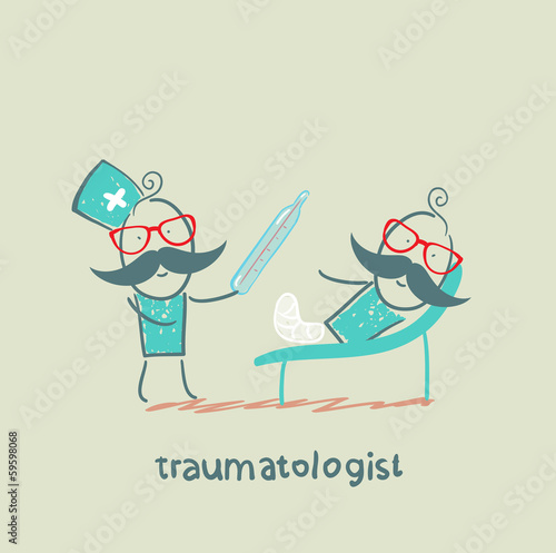 traumatologist working 