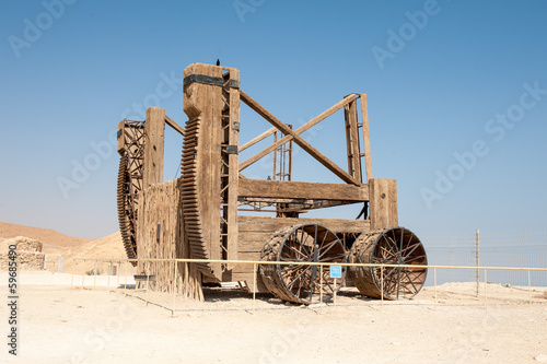 Средневековое артиллерейское орудие. Пустыня Израиля