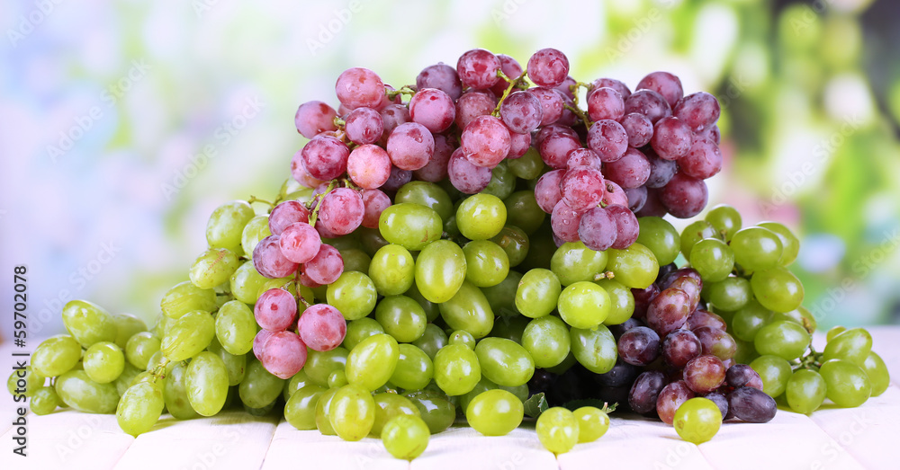 Ripe green and purple grapes
