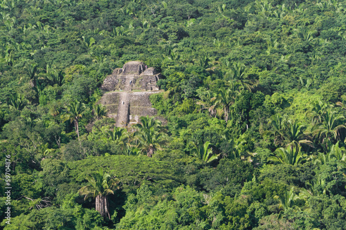 Lamanai, maya ruins photo
