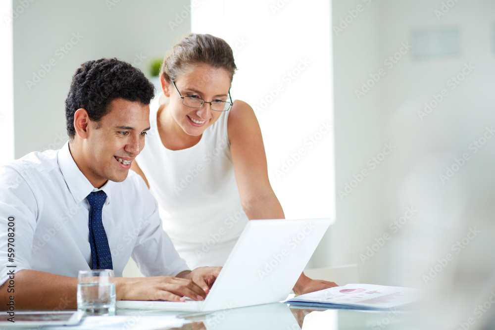 Obraz premium Using modern technologies