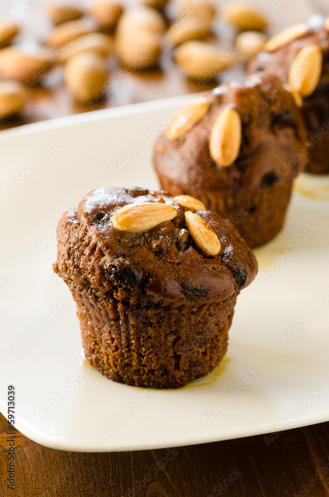 Muffins al cioccolato e mandorle Muffins al cioccolato e mandorle