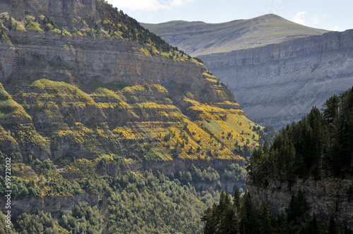 Parque Nacional de Ordesa, Pirineos (España) photo