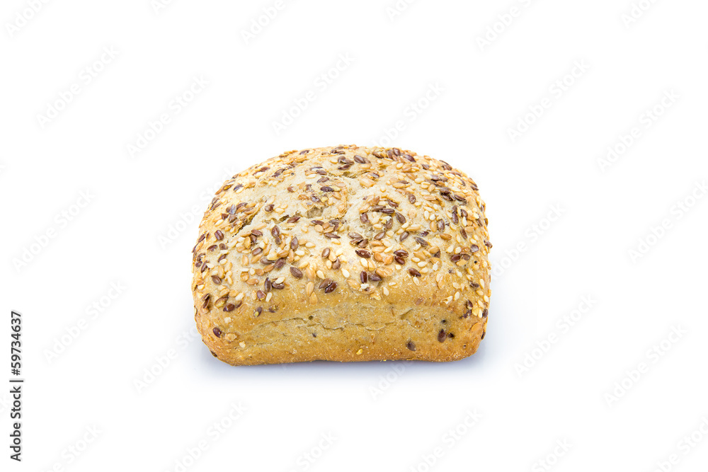 Bollo de pan de semillas aislado sobre fondo blanco Bollo de pan de semillas aislado sobre fondo blanco